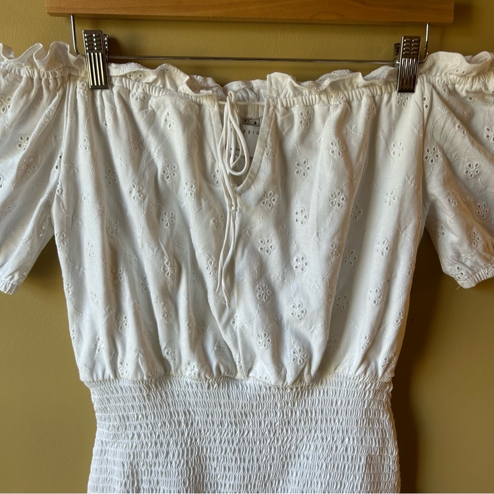ASOS DESIGN Eyelet mini smocked Off Shoulders Dress white Size 6 Boho Preppy - Picture 2 of 13